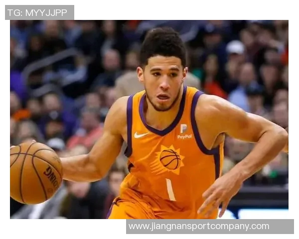 布克生涯出战684场比赛超越凯文约翰逊成太阳队历史第五 布克生涯出战684场比赛超越凯文约翰逊成太阳队历史第五