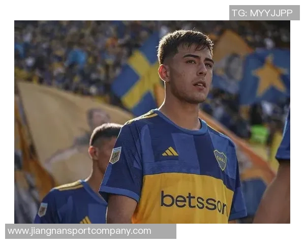 安塞尔米诺精彩头球破门助多特在第41分钟取得领先 安塞尔米诺精彩头球破门助多特在第41分钟取得领先