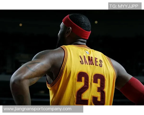 万项代表杜利亚伊足球学院首秀表现出色助力球队大胜对手