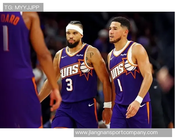 狄龙赞布克突破能力与防守智慧助力队友成长与发展