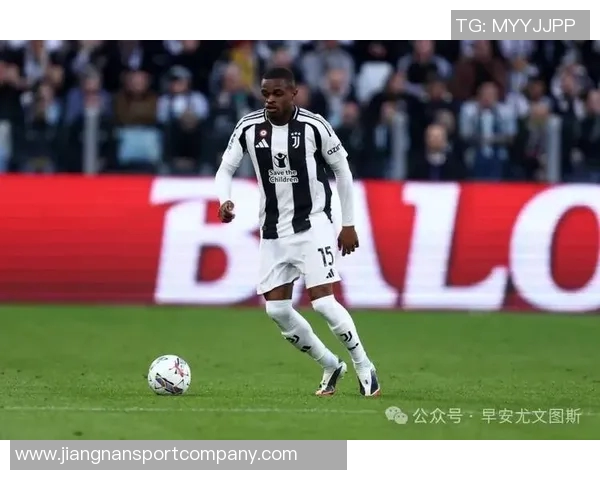 尤文图斯对阵AC米兰海报发布卡卢卢迎战旧主再度交锋