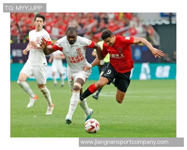 蓉城后卫李扬与海港俱乐部深入接触加盟事宜有望成行