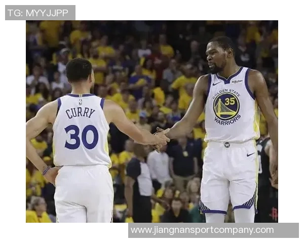 大范甘迪称库里在与球迷互动和场外表现方面无人能敌