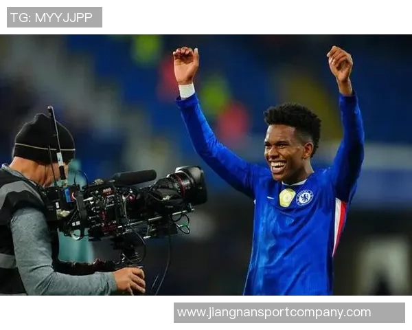 埃斯特旺谈球队战术与语言学习的重要性助力融入新环境