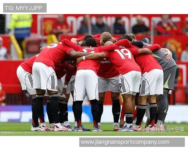 曼联发布对阵桑德兰海报多古独自亮相迎战升班马