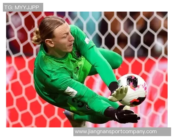 巴黎门将萨福诺夫手骨折仍勇扑四点近期将缺阵比赛