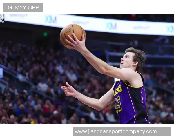 里夫斯谈第三节表现不佳强调需提升能量以改善球队状态