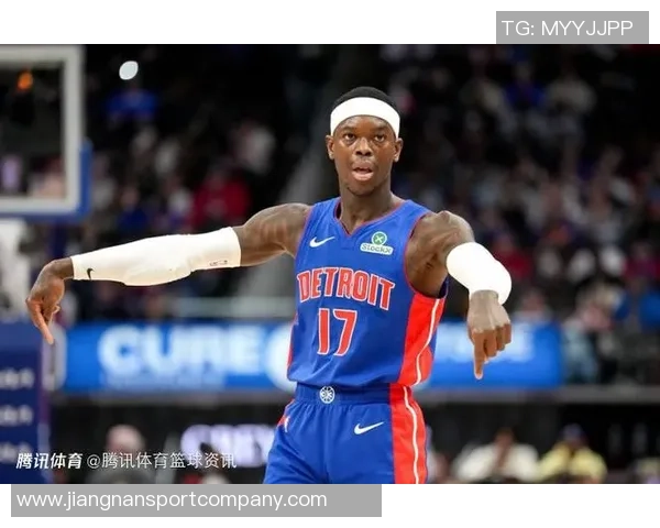 小萨德罗赞笑容满面拉文施罗德神情严肃国王新赛季定妆照震撼发布